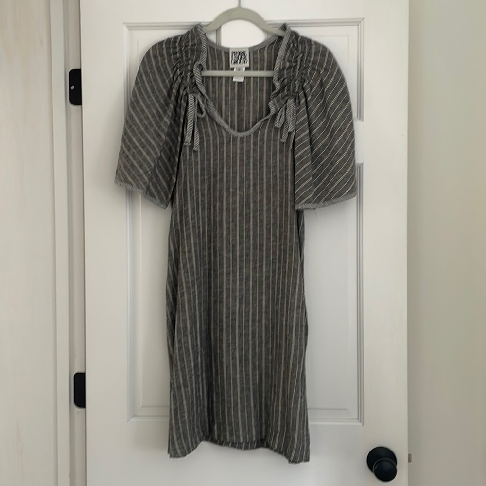 PRAIRIE UNDERGROUND linen puff sleeve dress with gusset detail at shoulder
